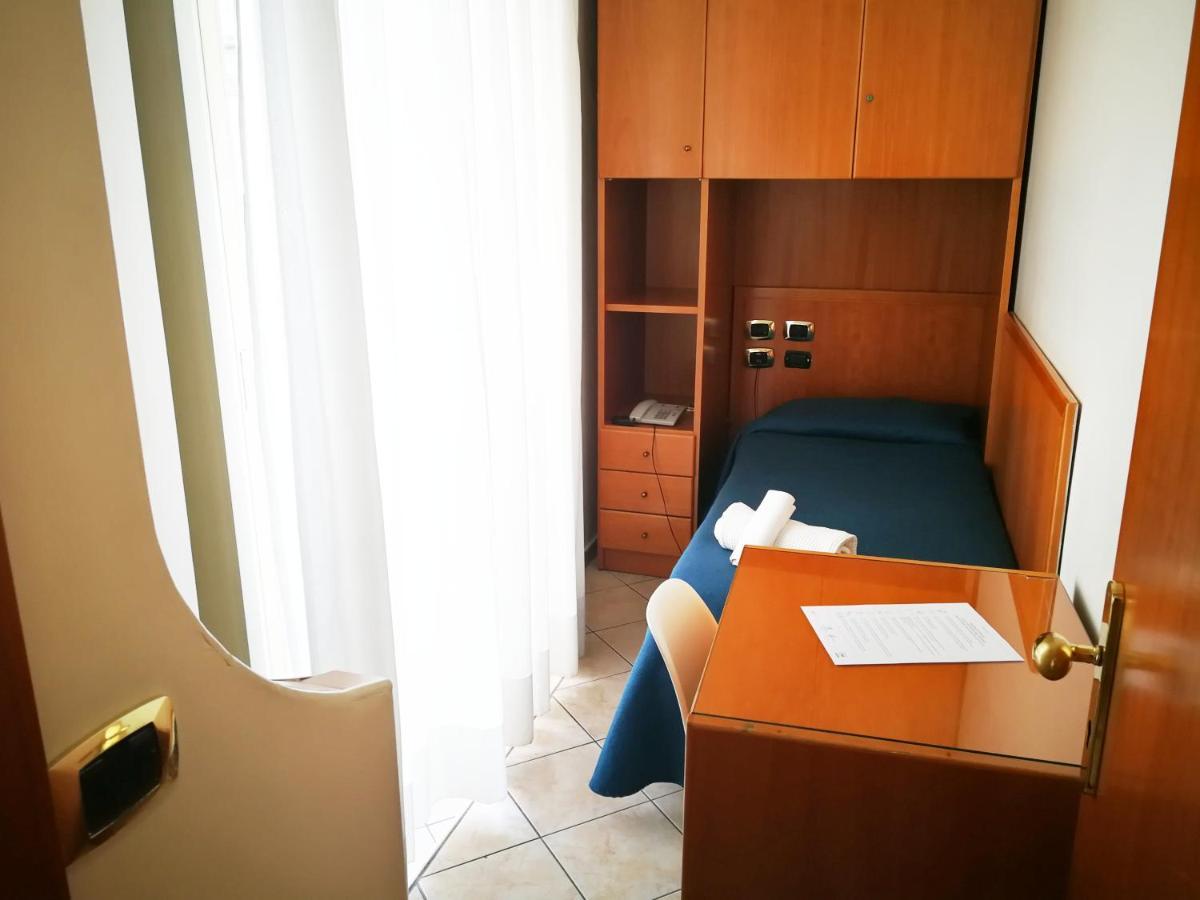 Hotel Zara Napoli Esterno foto